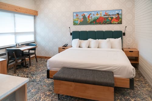 The Dorothy Motel, Room