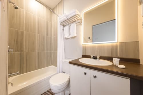 Hôtel du Nord, Room