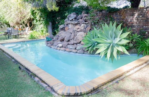 Adley House Guesthouse, Outdoor pool