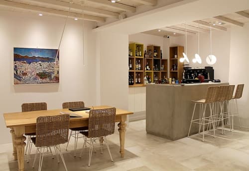 Vienoula's Garden, Bar (on property)