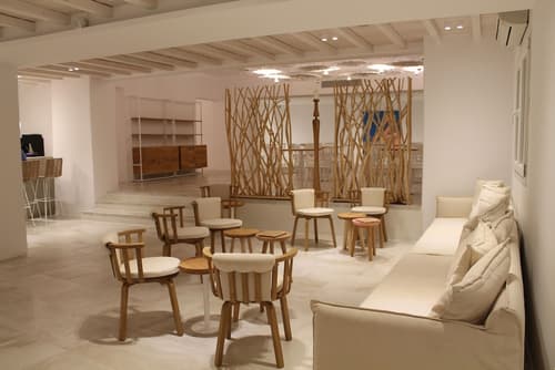 Vienoula's Garden, Lobby sitting area