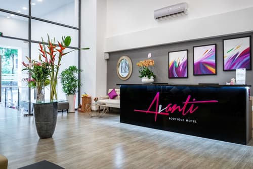 Avanti Boutique, Check-in/check-out kiosk