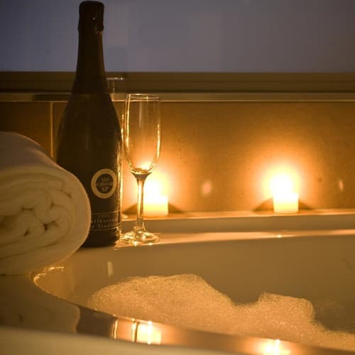 The Crown Hotel Napier, Bathroom