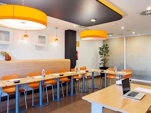 ibis Oviedo, Meeting facility