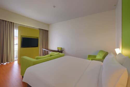 Quest Hotel Simpang Lima - Semarang by ASTON, Room
