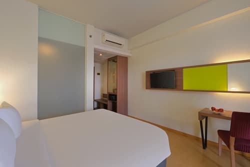 Quest Hotel Simpang Lima - Semarang by ASTON, Room