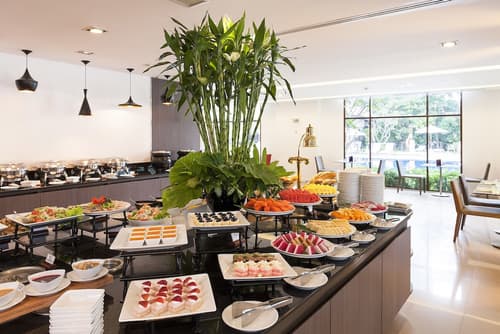ibis Bangkok Riverside, Buffet