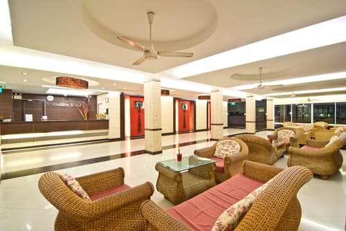 Golden Sea Pattaya Hotel, Lobby sitting area
