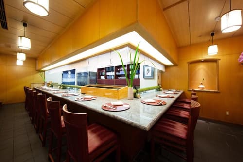 Nagoya Garden Palace, Restaurant