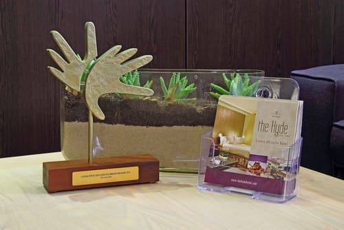 The Hyde All-Suite Hotel, Interior entrance