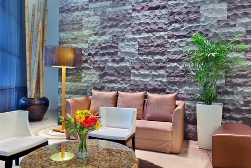 PARKROYAL Serviced Suites Kuala Lumpur, Lobby sitting area