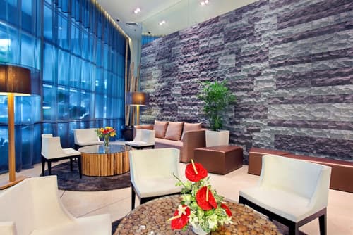 PARKROYAL Serviced Suites Kuala Lumpur, Lobby sitting area