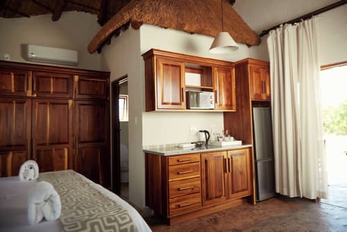 Mopane Bush Lodge, Room