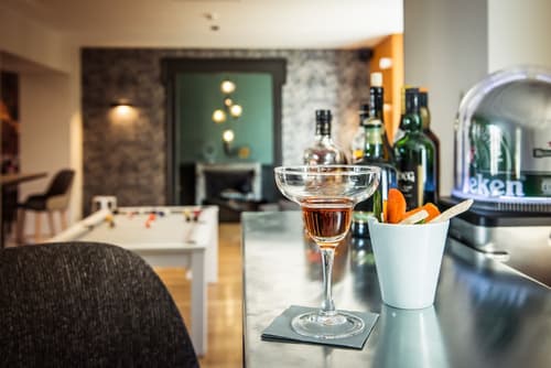 Logis Villa C Hôtel, Bar (on property)