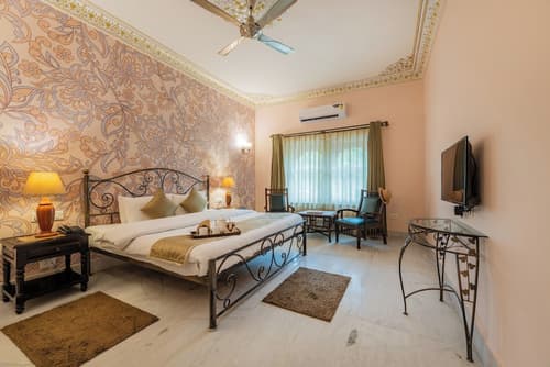 Suryaa Villa - A City Centre Hotel, Room