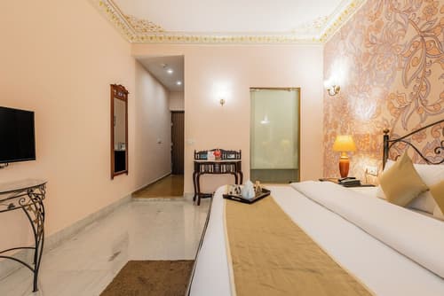 Suryaa Villa - A City Centre Hotel, Room