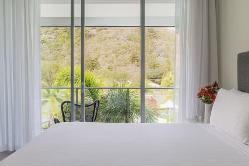 Peppers Blue on Blue, Room