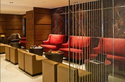 The Pearl New York, Lobby