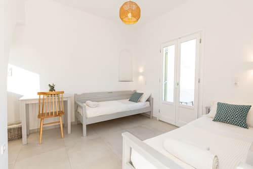 Akrotiri Hotel, Room