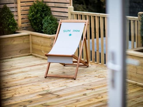 The Sun Inn, Exterior