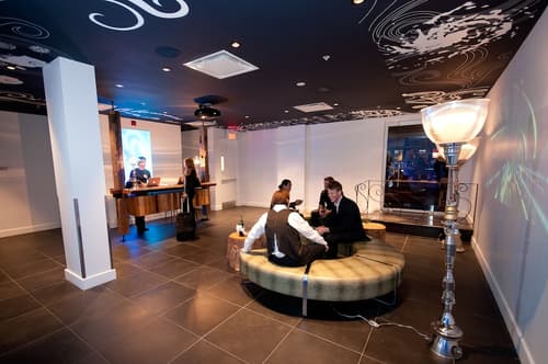 Hotel Chez Swann, Lobby sitting area