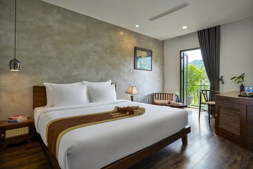 Draha Halong Hotel - Serenity, Charm and Nature - Preferred by Western Travelers, Room