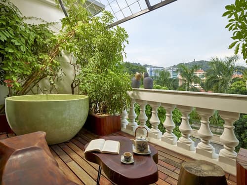 Draha Halong Hotel - Serenity, Charm and Nature - Preferred by Western Travelers, Business center