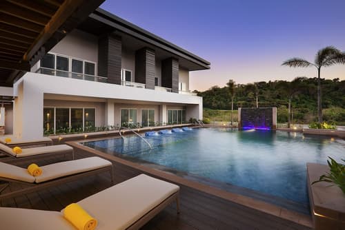 Belmont Hotel Boracay near Newcoast Beach, Pool