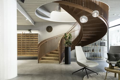 Noli Sörnäinen, Lobby