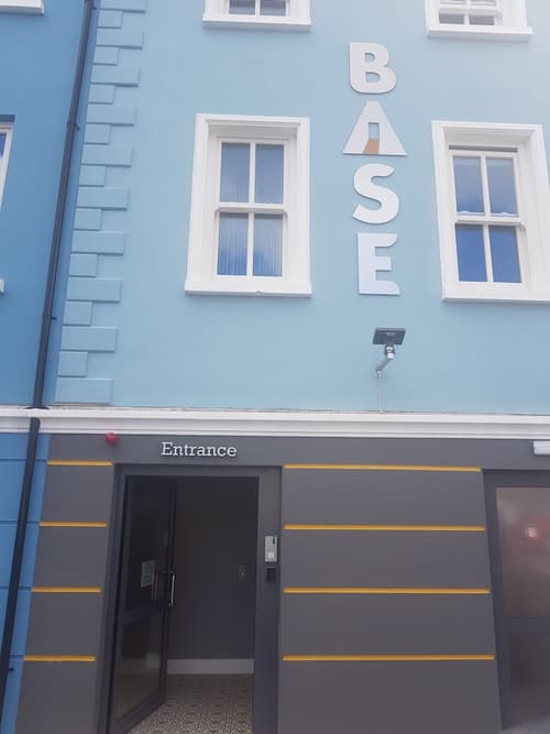 Base Accommodation Dingle, Front of property