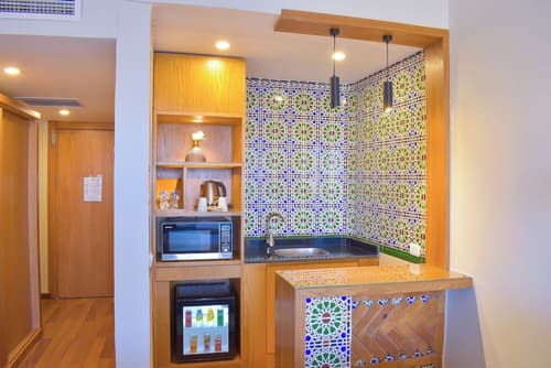 Basma Executive Club, Room