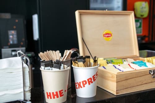 HHE Express Hotel, Reception