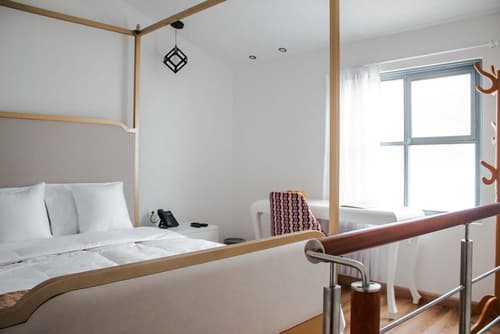 Adamas House Hotel, Room