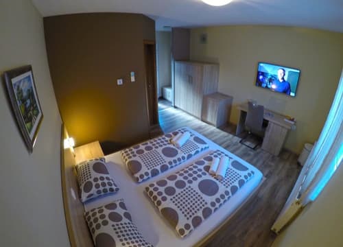 Apartments and Rooms Rea, Room