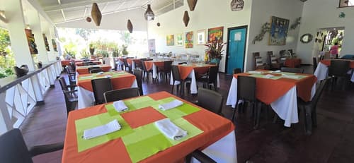 Hotel Tortuguero Beachfront, Restaurant