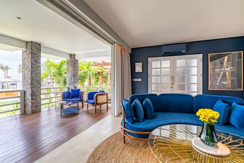 Ulu Cliffhouse, Lobby sitting area