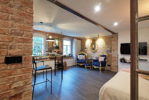 Strohhutmanufaktur, Room