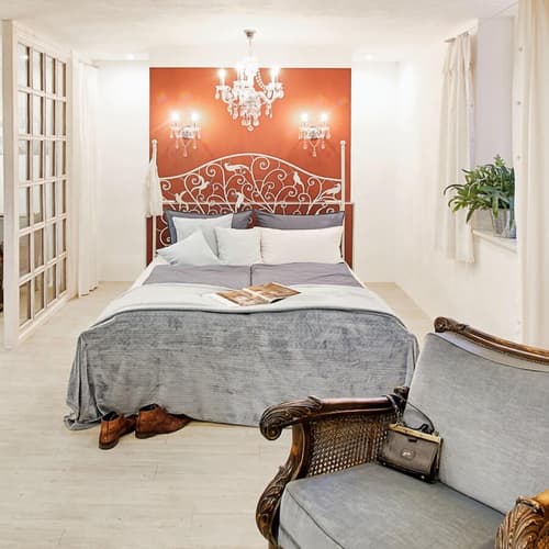 Strohhutmanufaktur, Room