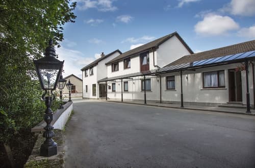 The Skye Inn, Front of property