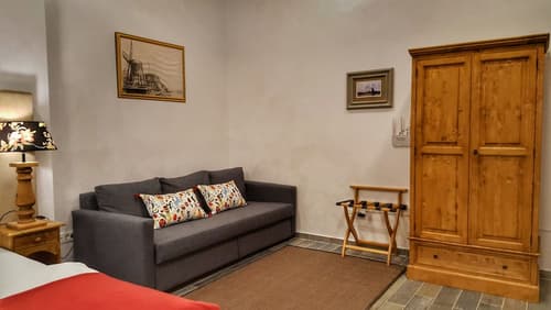 Windmill Studios, Living area