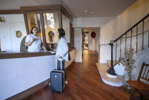 Hôtel L'Eautel Toulon Port, Reception