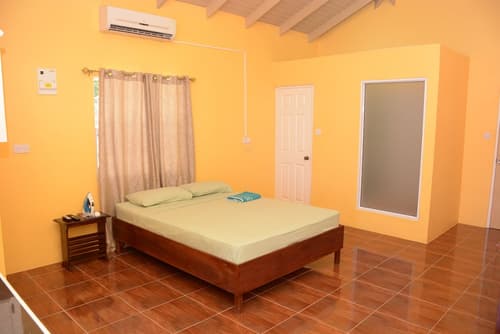 Hillview Apartments and Vehicle Rental, Room