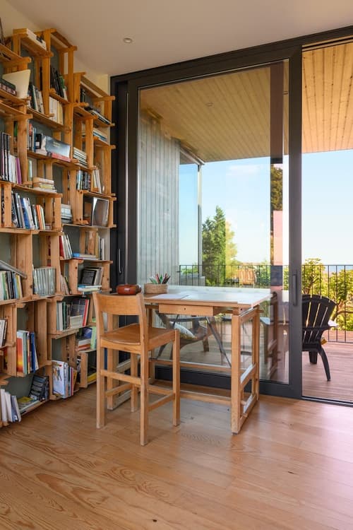 Dream Guincho, Library