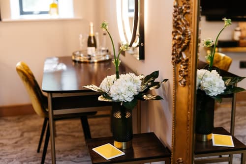 Quite Simply French, Room