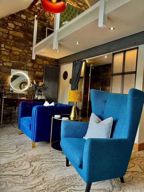 Quite Simply French, Room