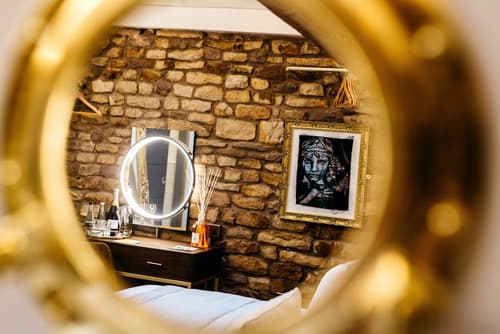 Quite Simply French, Room