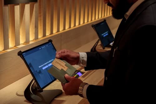 Zedwell Piccadilly Circus, Check-in/check-out kiosk