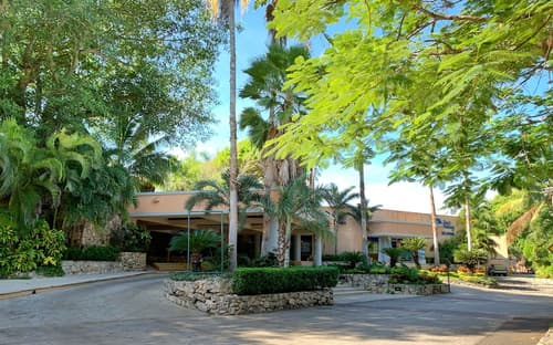 Puerto Aventuras Hotel & Beach Club, Front of property