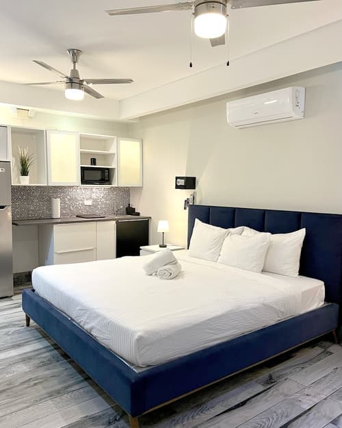 Tapia Haus 103, Room