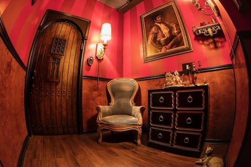 The Rosemary Silverlake, Interior entrance